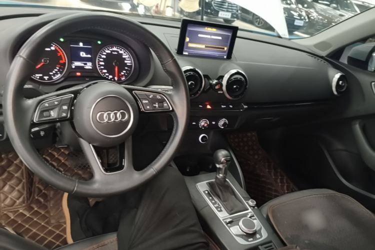 Used Audi A3 2020 Limousine 35 TFSI Fashion Edition China VI Emission Standard Center Console