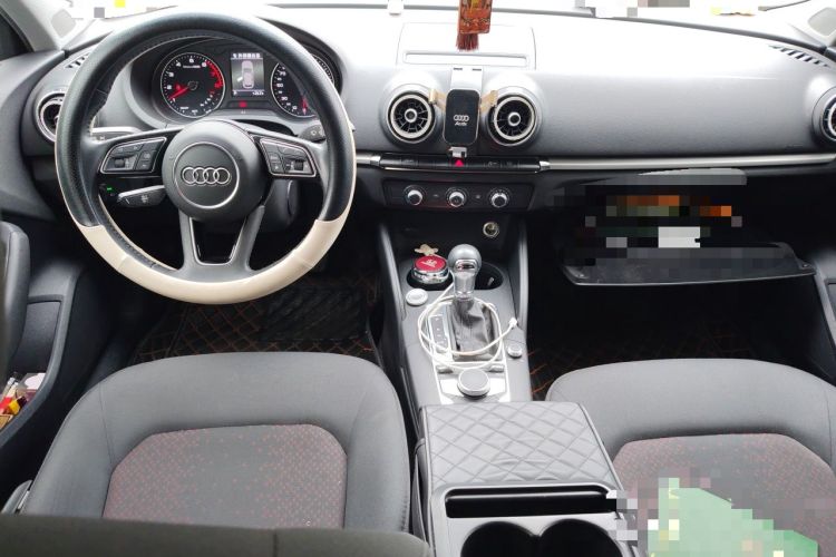 Used Audi A3 2020 Sportback 35 TFSI Ambition China VI Center Console