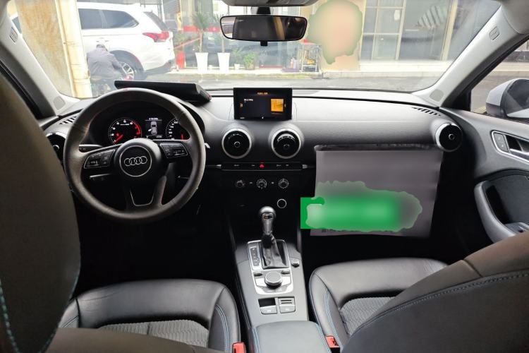 Used Audi A3 2020 Sportback 35 TFSI Fashion Edition China VI Emission Standard Center Console