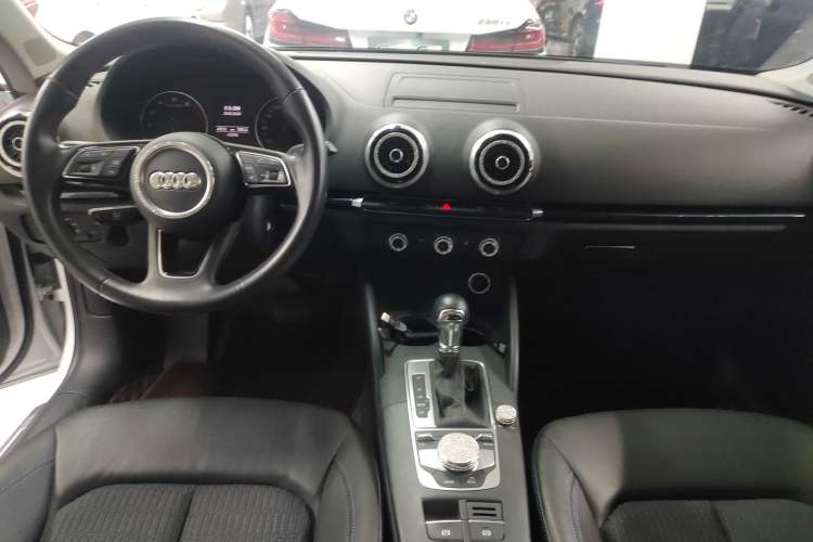 Used Audi A3 2020 Limousine 35 TFSI Fashion Edition China VI Emission Standard Center Console