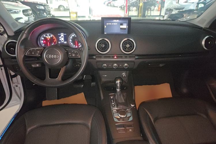 Used Audi A3 2020 Limousine 35 TFSI Fashion Edition China VI Emission Standard Center Console