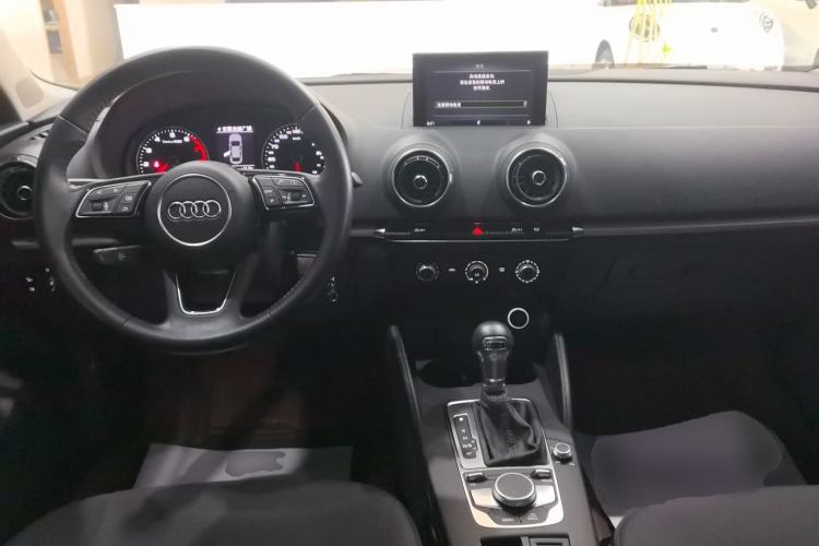 Used Audi A3 2020 Restyled Limousine 35 TFSI Ambition Version China VI Center Console