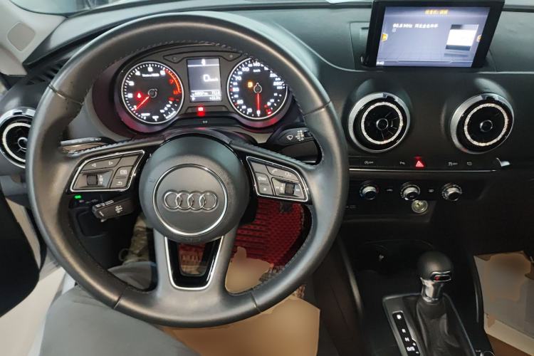 Used Audi A3 2020 Limousine 35 TFSI Fashion Edition China VI Emission Standard Center Console