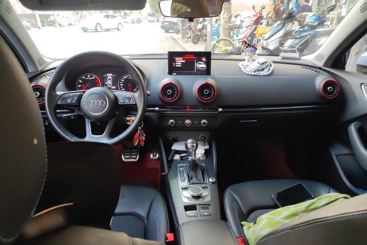 Used Audi A3 2020 Limousine 35 TFSI Fashion Edition China VI Emission Standard Center Console