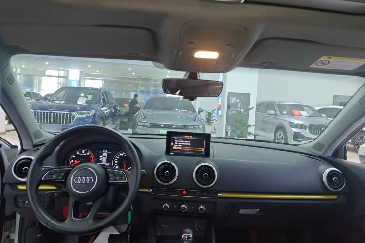 Used Audi A3 2020 Sportback 35 TFSI Fashion Edition China VI Emission Standard Center Console