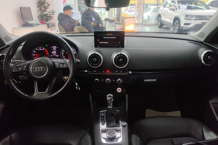 Used Audi A3 2020 Limousine 35 TFSI Fashion Edition China VI Emission Standard Center Console