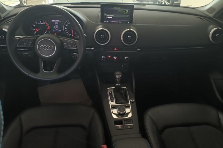 Used Audi A3 2020 Limousine 35 TFSI Fashion Edition China VI Emission Standard Center Console