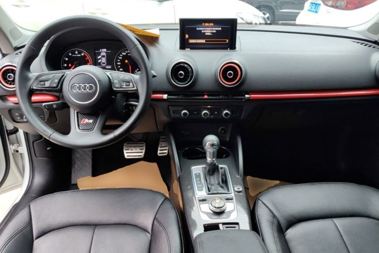 Used Audi A3 2020 Limousine 35 TFSI Ambition China VI Center Console