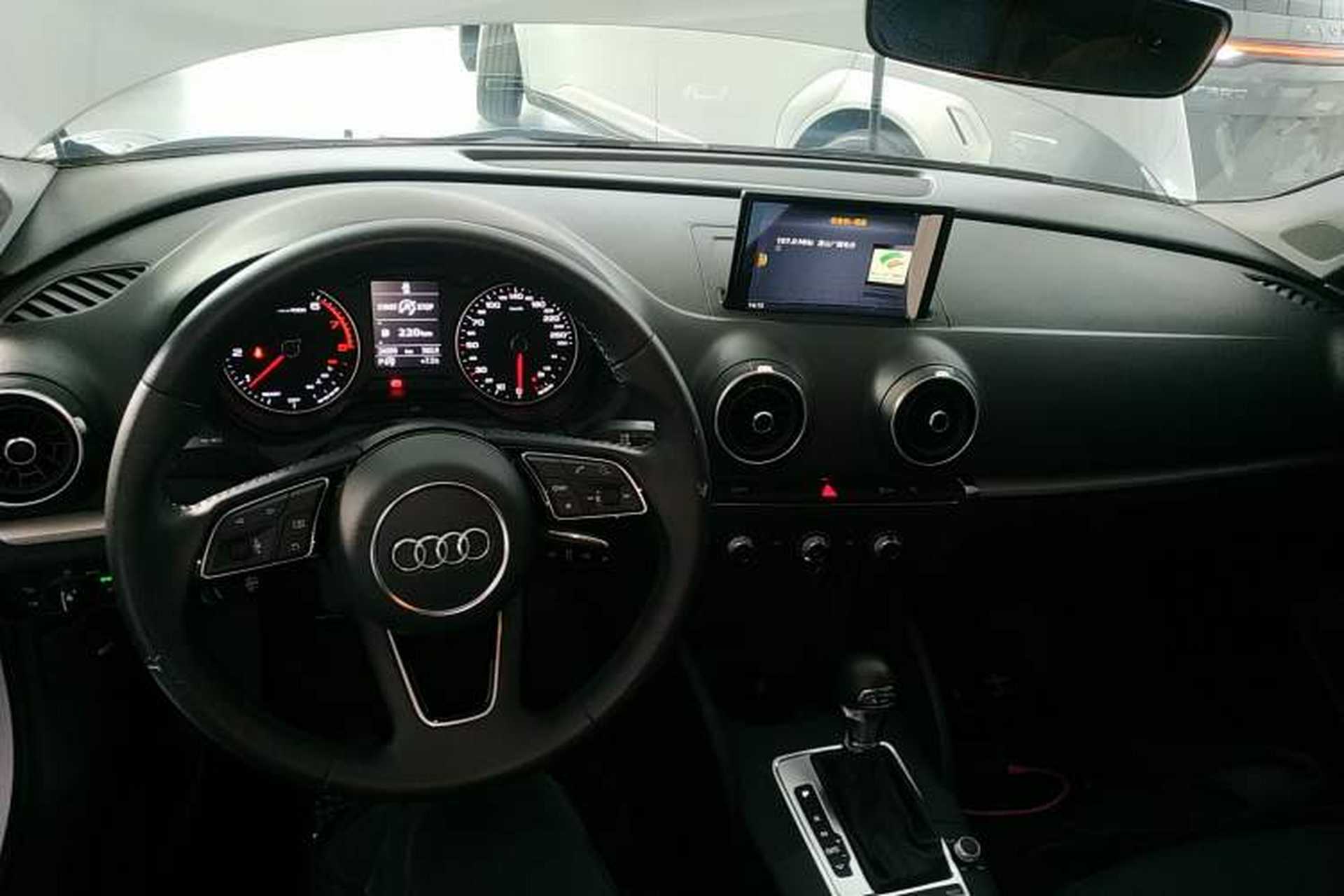 Used Audi A3 2020 Limousine 35 TFSI Ambition China VI Center Console