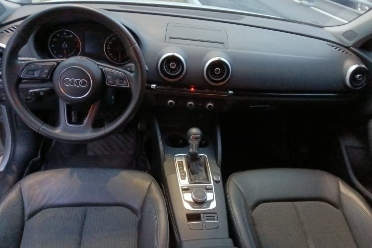 Used Audi A3 2020 Sportback 35 TFSI Fashion Edition China VI Emission Standard Center Console