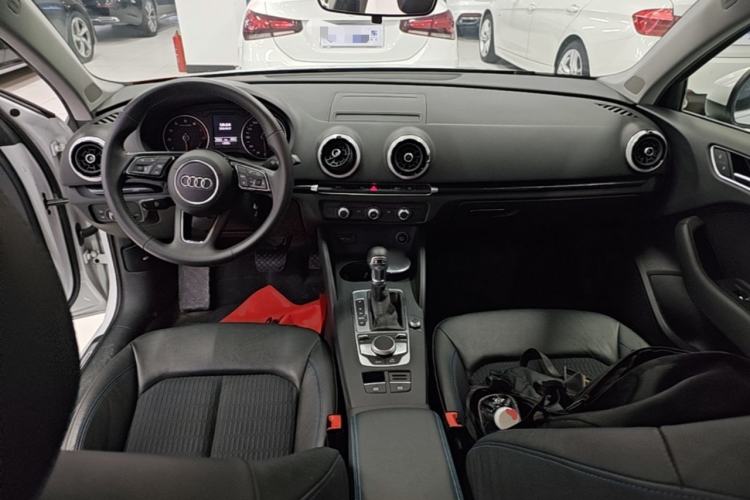 Used Audi A3 2020 Limousine 35 TFSI Fashion Edition China VI Emission Standard Center Console