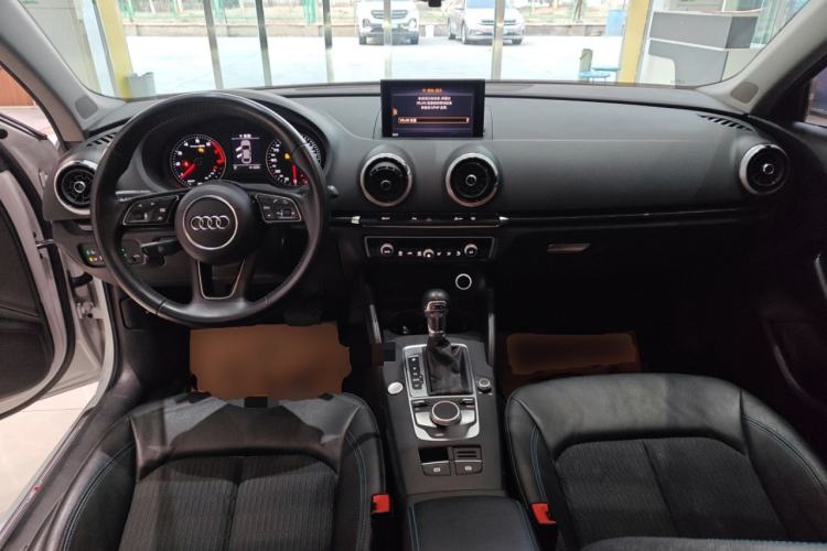 Used Audi A3 2020 Limousine 35 TFSI Fashion Edition China VI Emission Standard Center Console