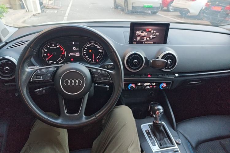 Used Audi A3 2020 Limousine 35 TFSI Fashion Edition China VI Emission Standard Center Console
