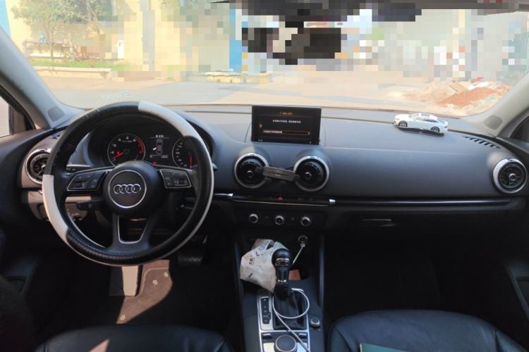 Used Audi A3 2020 Limousine 35 TFSI Fashion Edition China VI Emission Standard Center Console