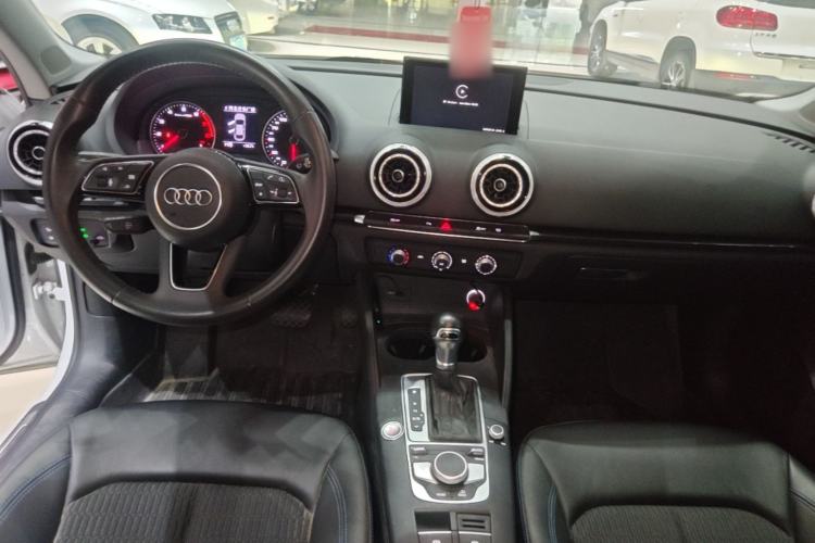 Used Audi A3 2020 Limousine 35 TFSI Fashion Edition China VI Emission Standard Center Console