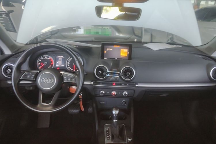 Used Audi A3 2020 Restyled Sportback 35 TFSI Entry-Level China VI Emission Standard Center Console