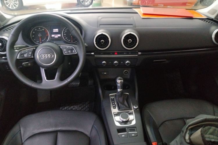Used Audi A3 2020 Limousine 35 TFSI Fashion Edition China VI Emission Standard Center Console