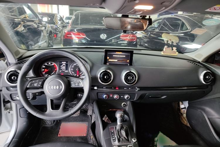 Used Audi A3 2020 Limousine 35 TFSI Fashion Edition China VI Emission Standard Center Console