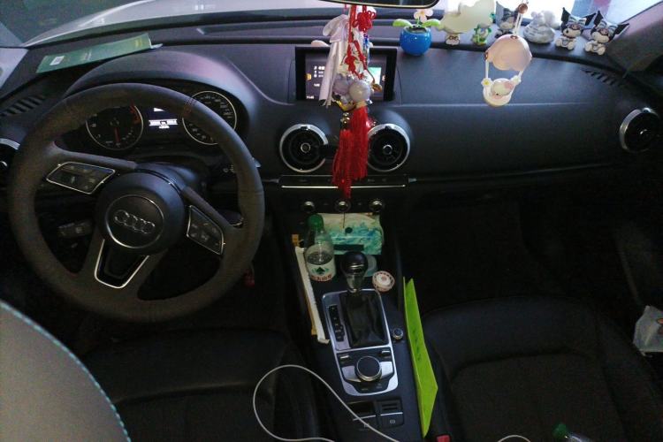 Used Audi A3 2020 Limousine 35 TFSI Fashion Edition China VI Emission Standard Center Console