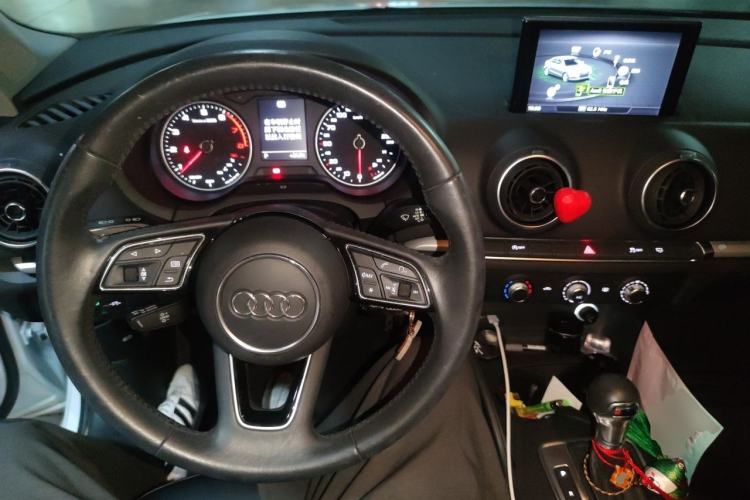 Used Audi A3 2020 Limousine 35 TFSI Ambition China V Center Console