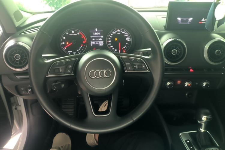Used Audi A3 2020 Limousine 35 TFSI Fashion Edition China VI Emission Standard Center Console