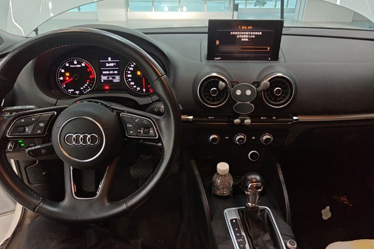 Used Audi A3 2020 Sportback 35 TFSI Ambition China VI Center Console