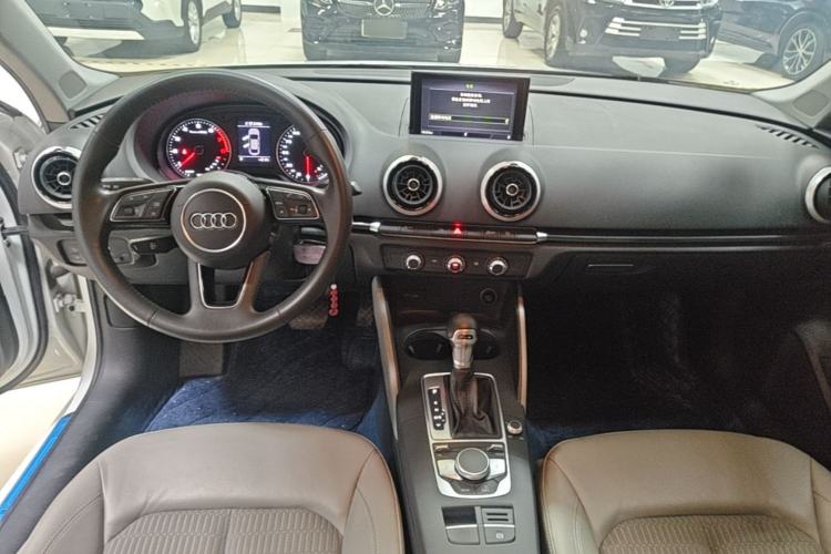 Used Audi A3 2020 Limousine 35 TFSI Fashion Edition China VI Emission Standard Center Console