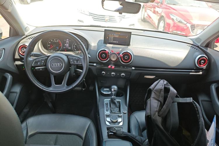 Used Audi A3 2020 Sportback 35 TFSI Fashion Edition China VI Emission Standard Center Console