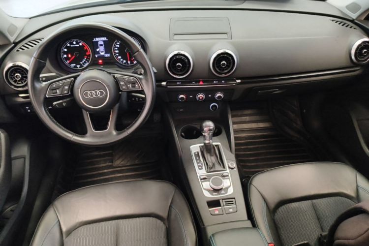 Used Audi A3 2020 Limousine 35 TFSI Fashion Edition China VI Emission Standard Center Console
