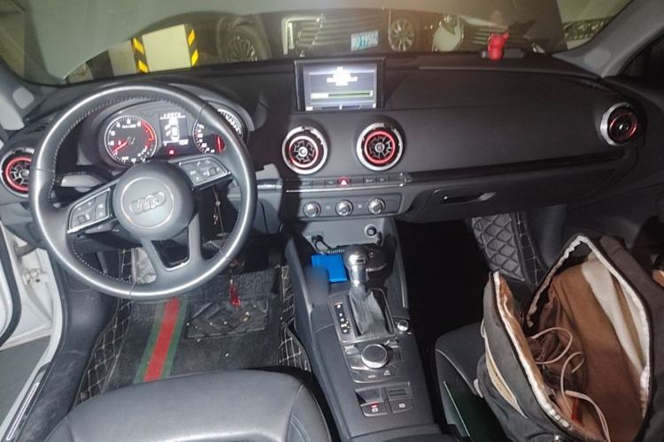 Used Audi A3 2020 Limousine 35 TFSI Fashion Edition China VI Emission Standard Center Console