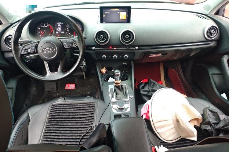 Used Audi A3 2020 Sportback 35 TFSI Fashion Edition China VI Emission Standard Center Console