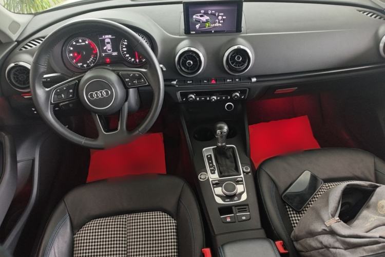 Used Audi A3 2020 Limousine 35 TFSI Fashion Edition China VI Emission Standard Center Console