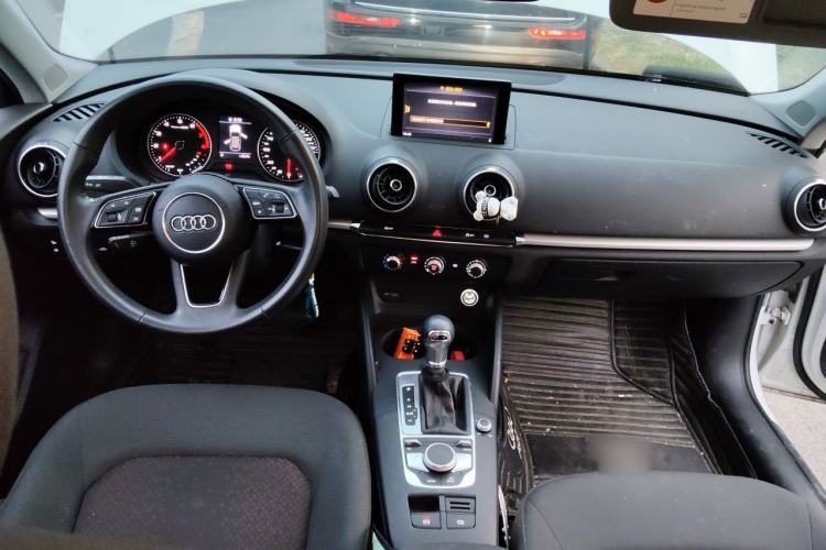 Used Audi A3 2020 Sportback 35 TFSI Ambition China VI Center Console