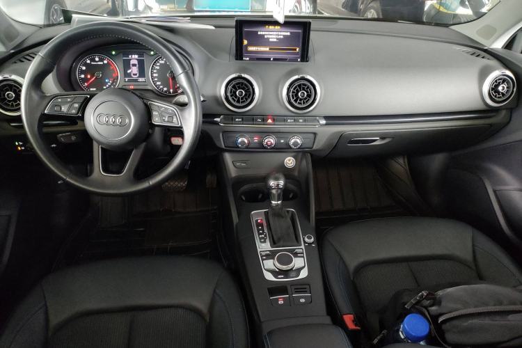Used Audi A3 2020 Limousine 35 TFSI Fashion Edition China VI Emission Standard Center Console