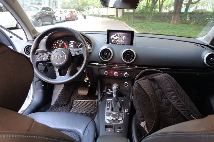 Used Audi A3 2020 Limousine 35 TFSI Fashion Edition China VI Emission Standard Center Console