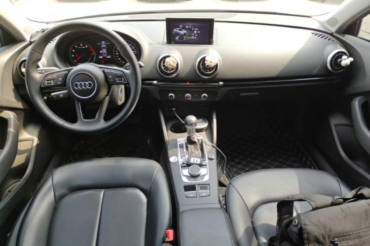Used Audi A3 2020 Limousine 35 TFSI Fashion Edition China VI Emission Standard Center Console