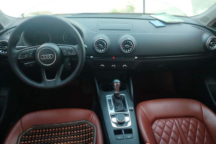 Used Audi A3 2020 Restyled Sportback 35 TFSI Entry-Level China VI Emission Standard Center Console