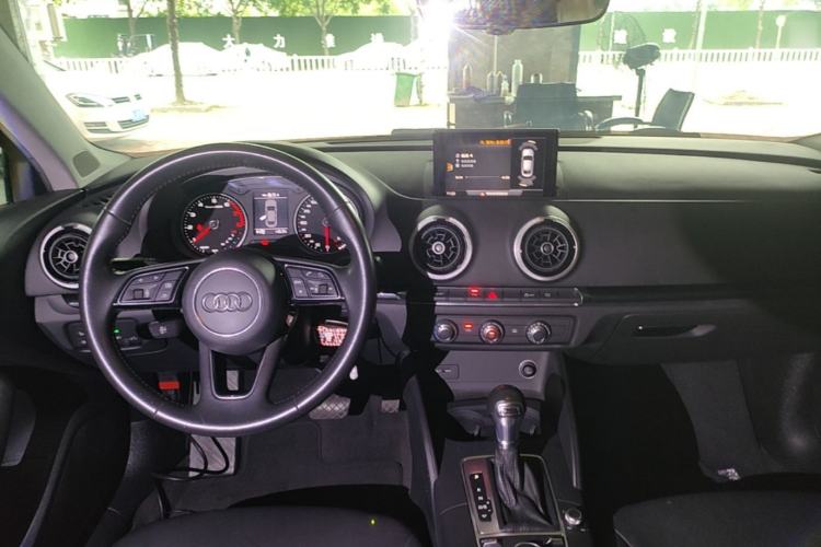 Used Audi A3 2020 Limousine 35 TFSI Fashion Edition China VI Emission Standard Center Console