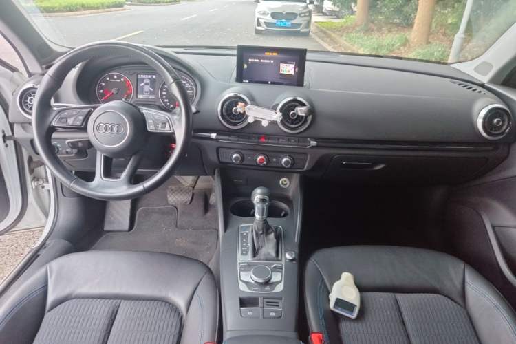 Used Audi A3 2020 Limousine 35 TFSI Fashion Edition China VI Emission Standard Center Console