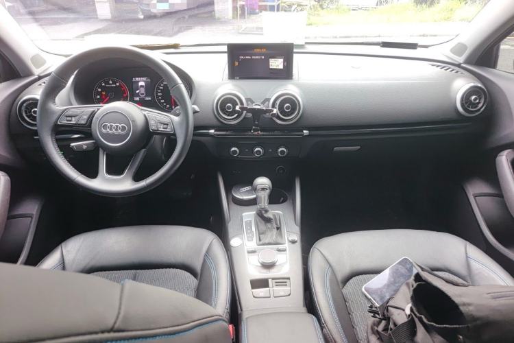 Used Audi A3 2020 Limousine 35 TFSI Fashion Edition China VI Emission Standard Center Console