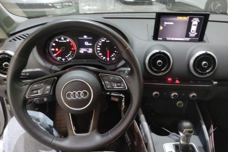 Used Audi A3 2020 Limousine 35 TFSI Fashion Edition China VI Emission Standard Center Console