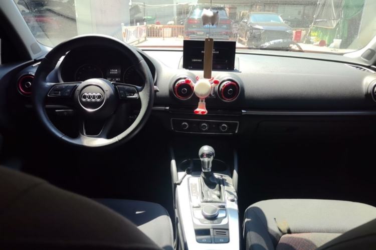 Used Audi A3 2020 Restyled Limousine 35 TFSI Ambition Version China VI Center Console