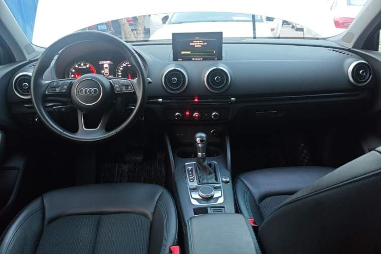 Used Audi A3 2020 Limousine 35 TFSI Fashion Edition China VI Emission Standard Center Console