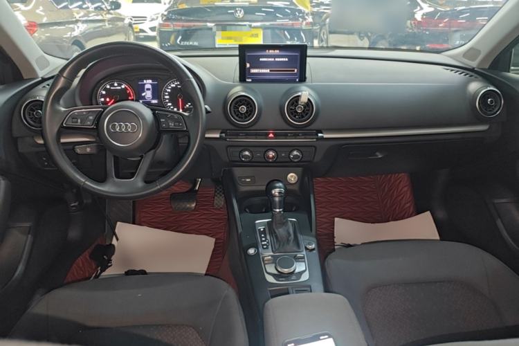 Used Audi A3 2020 Restyled Sportback 35 TFSI Entry-Level China VI Emission Standard Center Console
