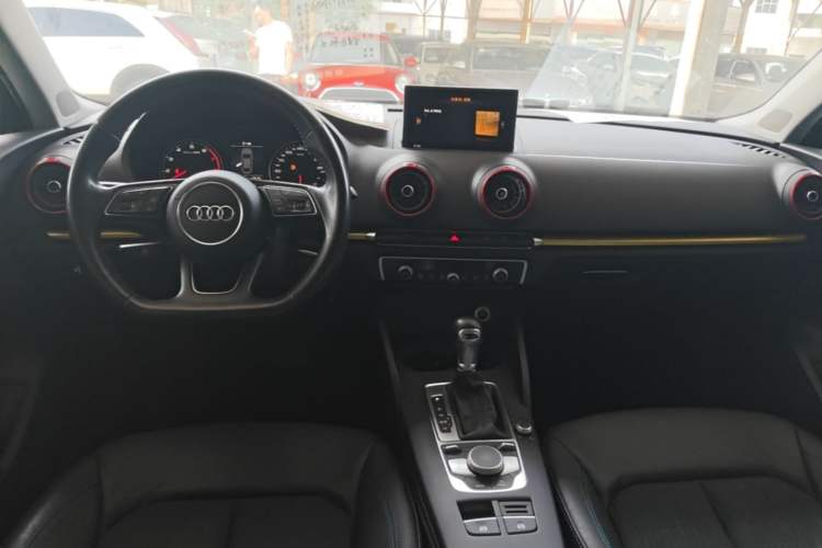 Used Audi A3 2020 Limousine 35 TFSI Fashion Edition China VI Emission Standard Center Console
