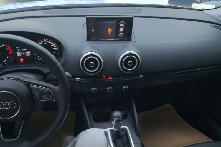 Used Audi A3 2020 Limousine 35 TFSI Fashion Edition China VI Emission Standard Center Console
