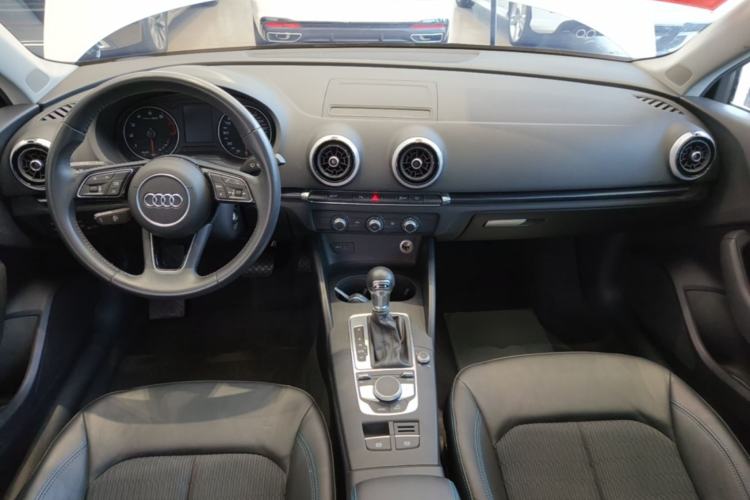 Used Audi A3 2020 Limousine 35 TFSI Fashion Edition China VI Emission Standard Center Console