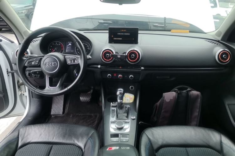 Used Audi A3 2020 Limousine 35 TFSI Fashion Edition China VI Emission Standard Center Console