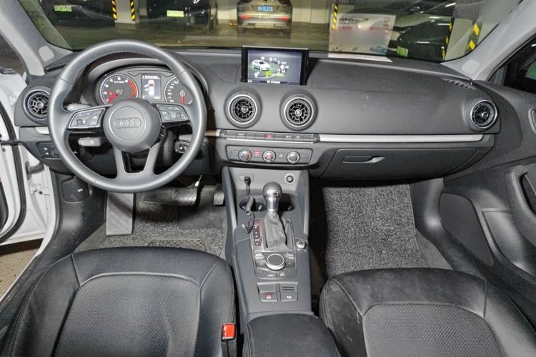 Used Audi A3 2020 Sportback 35 TFSI Ambition China VI Center Console