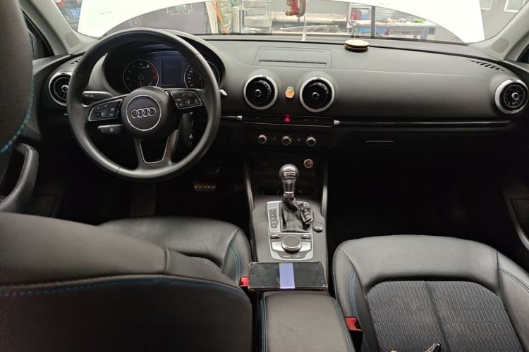 Used Audi A3 2020 Limousine 35 TFSI Fashion Edition China VI Emission Standard Center Console